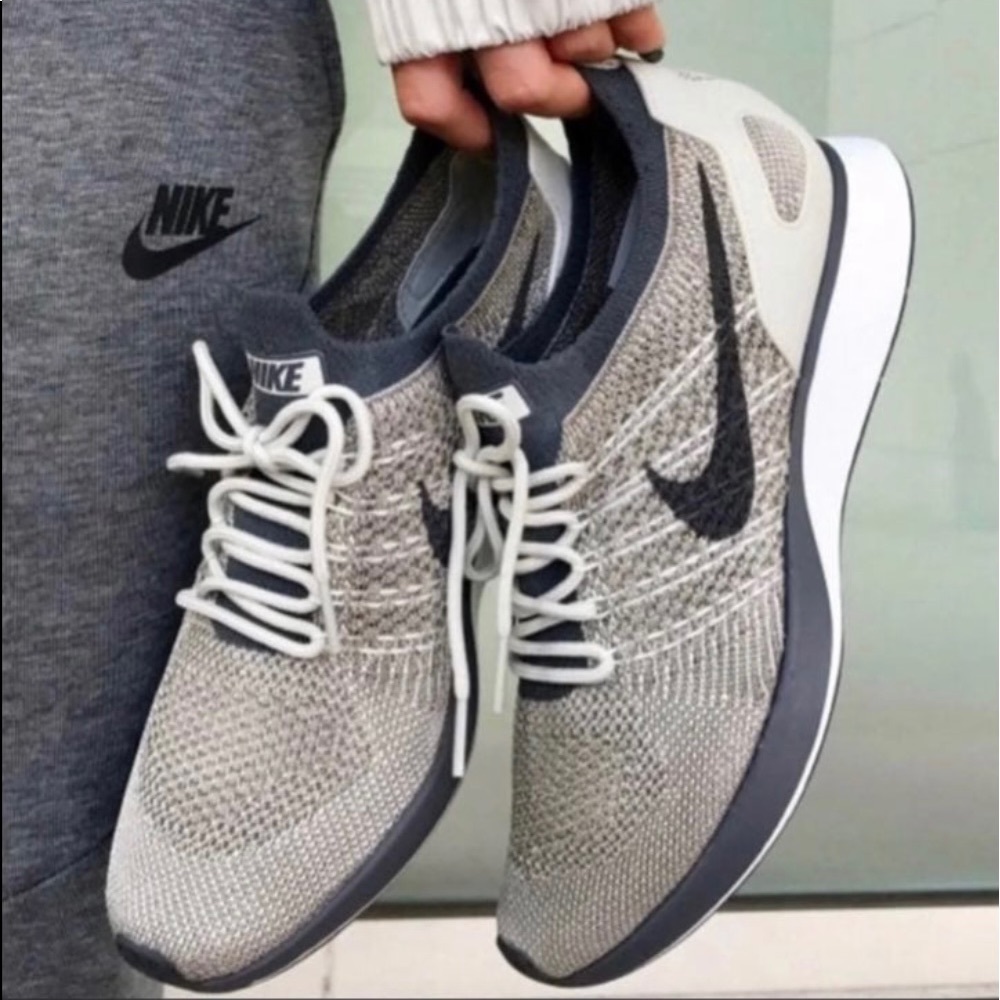 Nike Mariah flyknit women’s 7.5 shoe